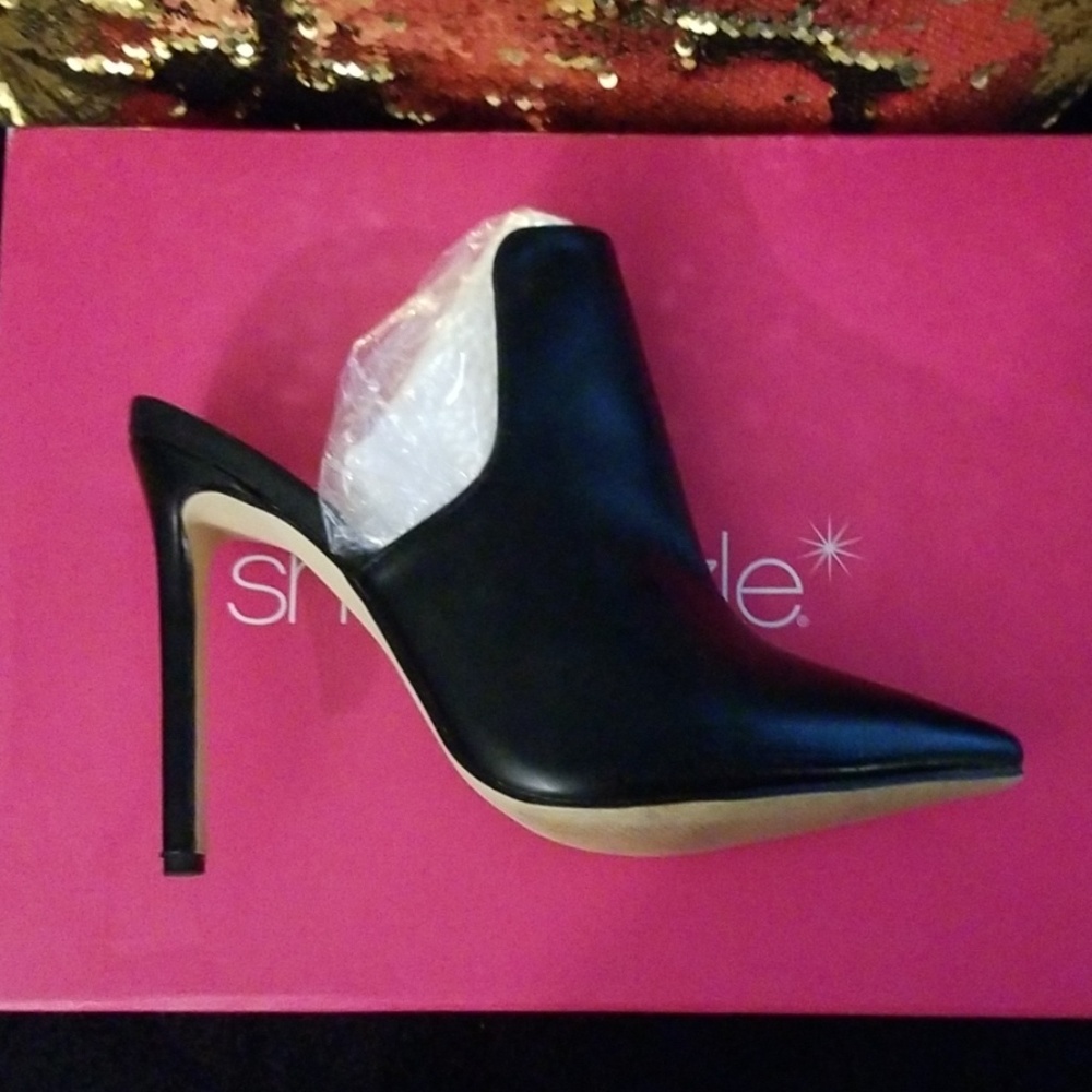 Heels - Picture 4 of 4